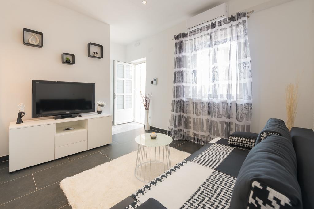 Old Apartment Lea دوبروفينك المظهر الخارجي الصورة